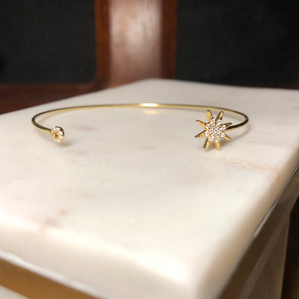 ⚡️ Gold star open cuff bracelet - Picture 2 of 2